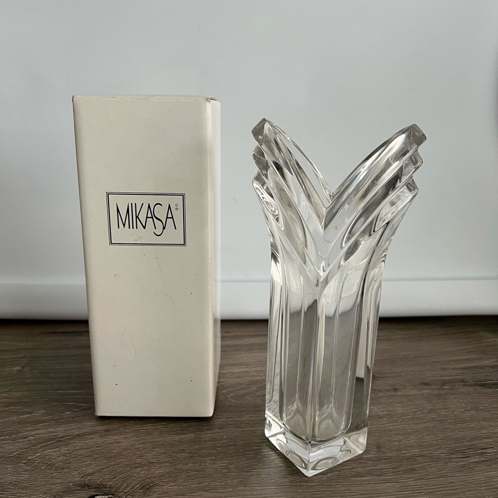 Mikasa Crystal Clear Vase